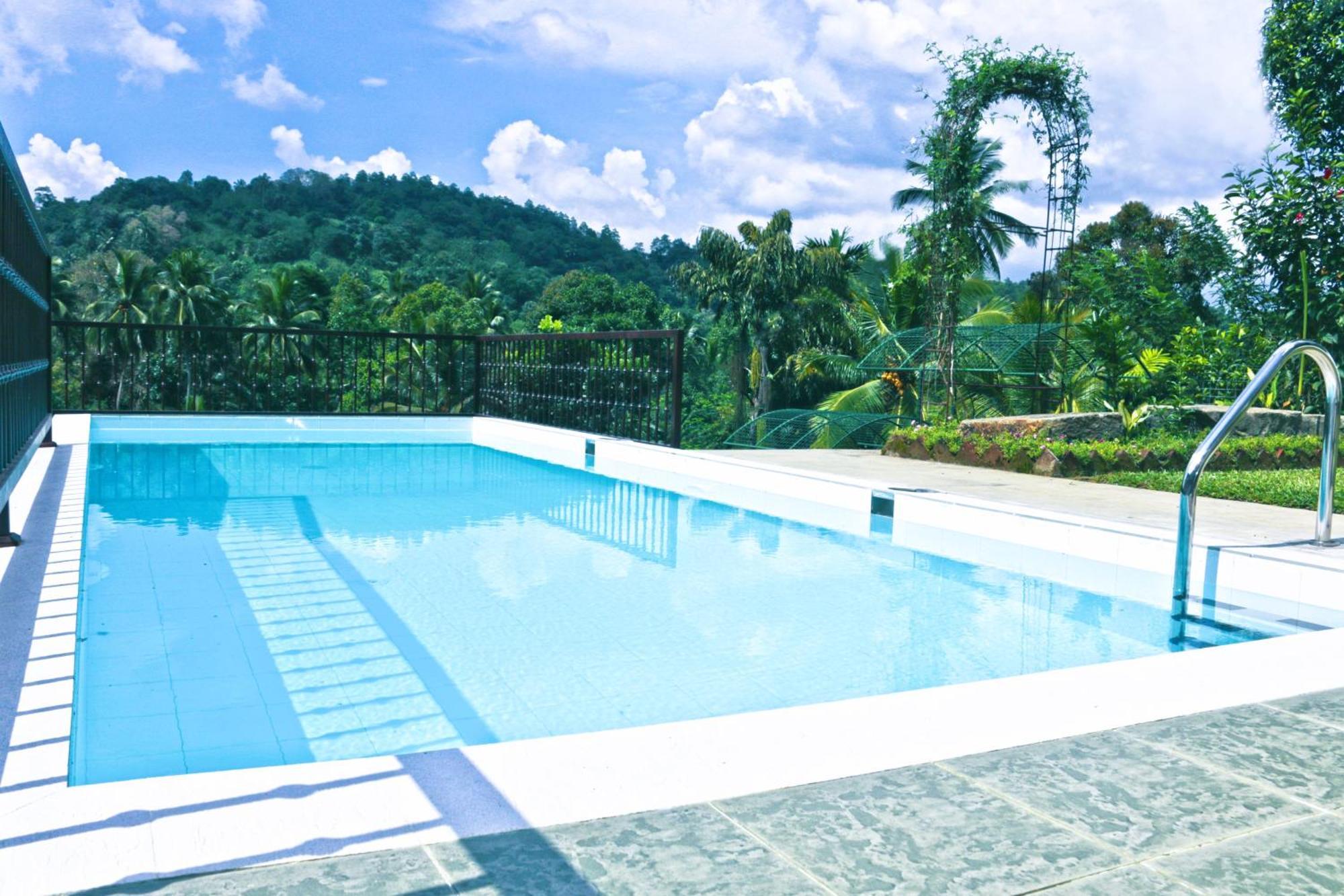 Muduna Walawwa Resort Kandy Buitenkant foto