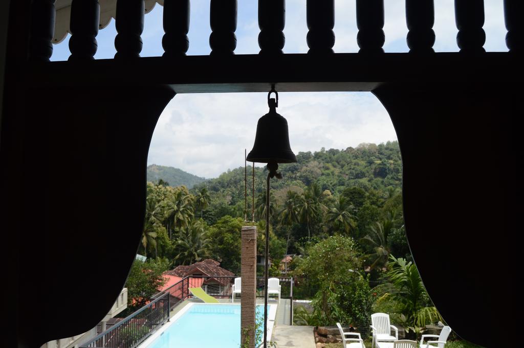 Muduna Walawwa Resort Kandy Buitenkant foto