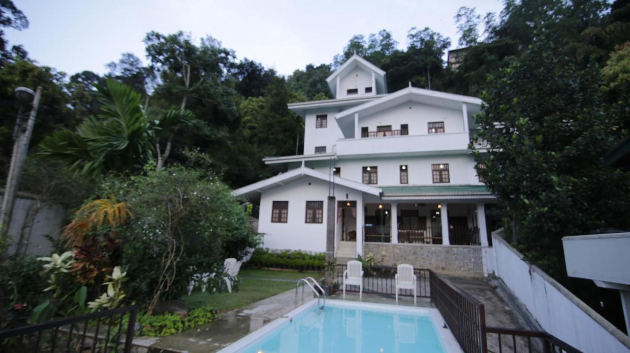 Muduna Walawwa Resort Kandy Buitenkant foto